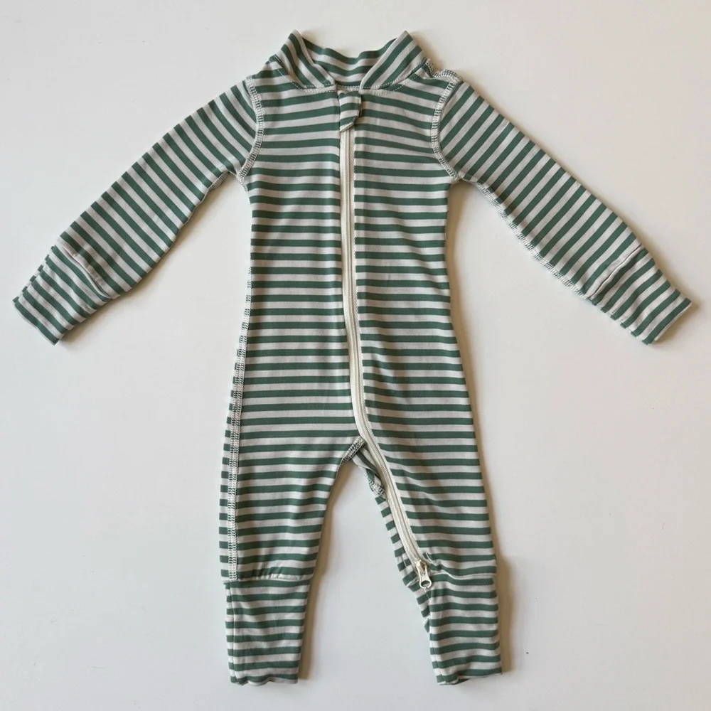 Hanna Andersson Newborn Unisex 2-Way Zip Sleepers in HannaSoft - Bundle of 3 - Picture 7 of 16